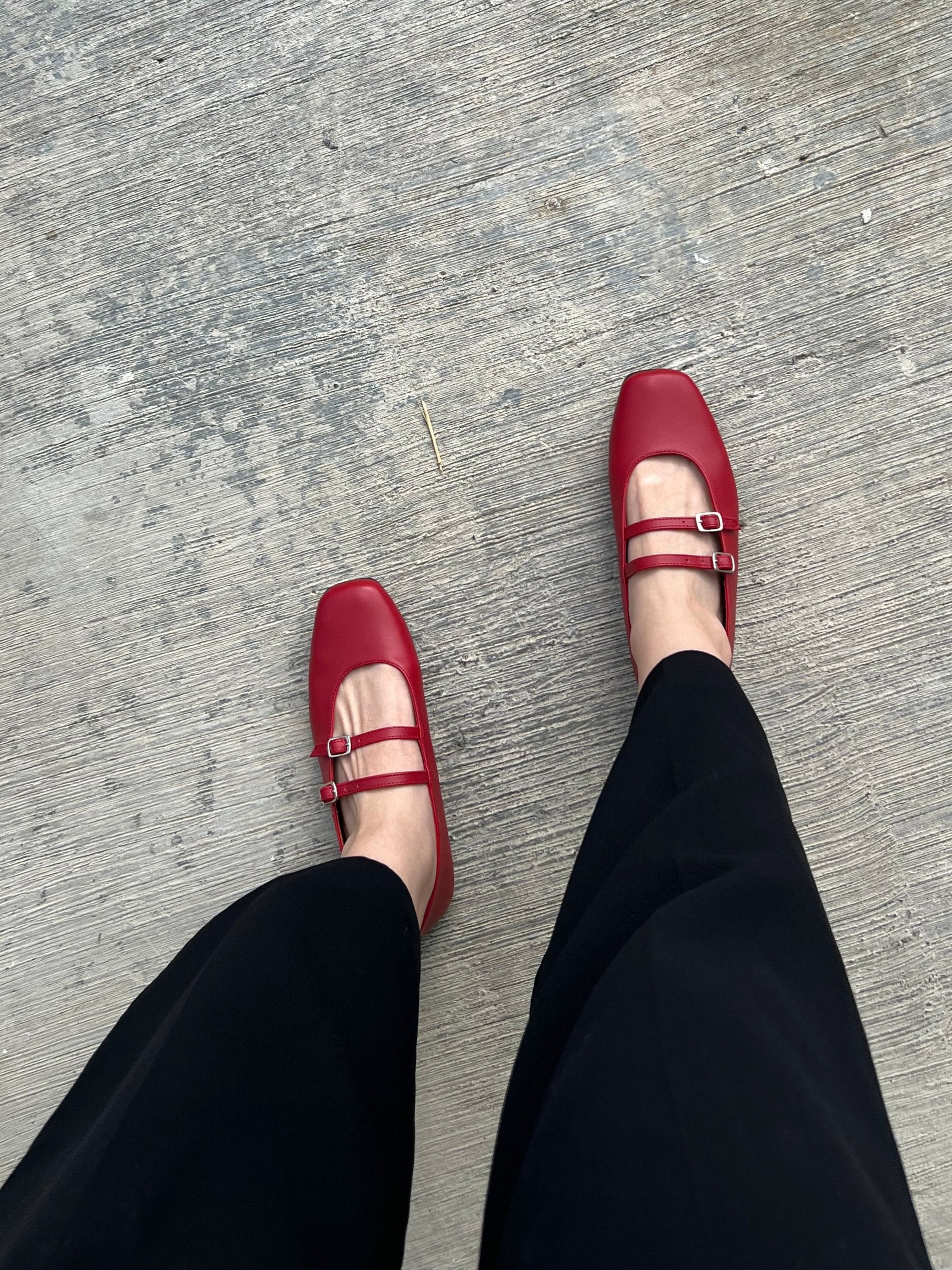 zapatilla piso rojo
